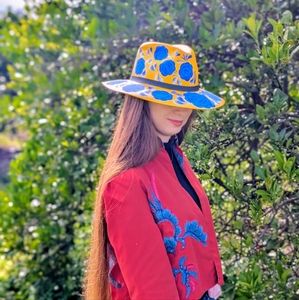 Meet your Posher, Caitlin